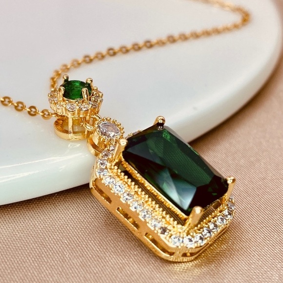 Luzy Jewelry Jewelry - Green Emerald Studded Diamonds CZ Pendant Dainty Chain Necklace in Gold